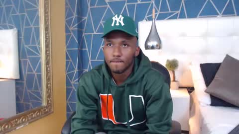 Snapshot of jamesparck chatting on 02/19/25, 09:25 James online show from 02/19/25, 09:25