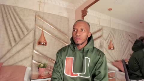 Snapshot of jamesparck chatting on 03/02/25, 02:21 James online show from 03/02/25, 02:21