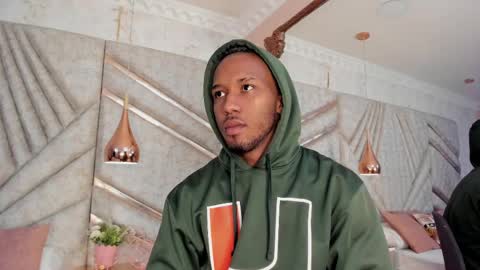 Snapshot of jamesparck chatting on 03/08/25, 12:20 James online show from 03/08/25, 12:20