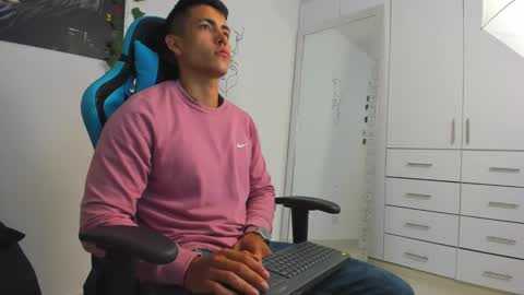 Jamess hott online show from 01/06/25, 10:35