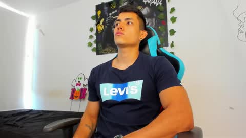 Jamess hott online show from 01/16/25, 01:25