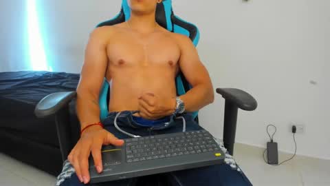 Jamess hott online show from 01/18/25, 04:53