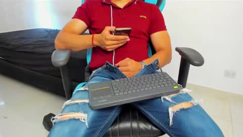 Jamess hott online show from 01/29/25, 02:53