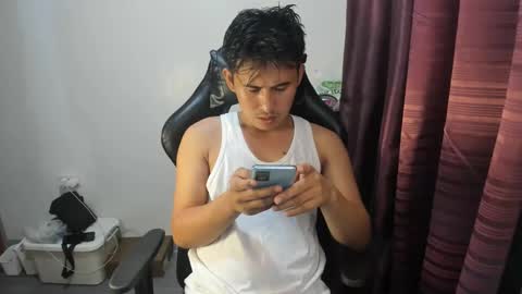 jamesthebigcockxxx online show from 01/03/25, 12:08