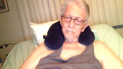 Snapshot of jamestheolder2 chatting on 09/29/25, 12:05 james age 75 online show from 09/29/25, 12:05