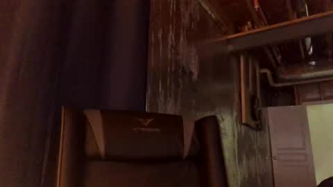 Snapshot of jamie19905 chatting on 12/28/24, 04:30 jamie19905 online show from 12/28/24, 04:30