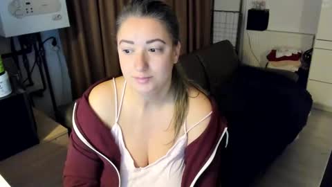 Snapshot of jamielane chatting on 11/27/25, 02:57 jamielanecb online show from 11/27/25, 02:57