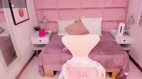 Janah Myers online show from 10/25/25, 01:24