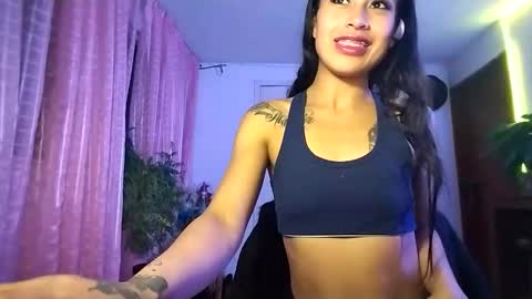 janariivera1 online show from 09/27/25, 04:17