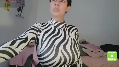 Snapshot of jane_atwood_ chatting on 07/10/26, 01:58 Jane Atwood online show from 07/10/26, 01:58