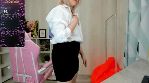 Snapshot of jane_broks chatting on 01/08/25, 12:49 jane_broks online show from 01/08/25, 12:49