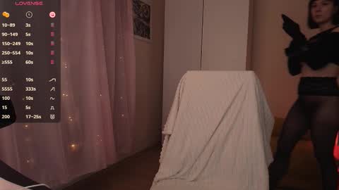 Snapshot of jane_kinn chatting on 11/30/25, 12:58 jane_kinn online show from 11/30/25, 12:58