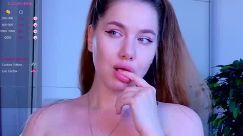 Snapshot of jane_meys chatting on 11/18/25, 05:12 your kitty JANE roawww online show from 11/18/25, 05:12