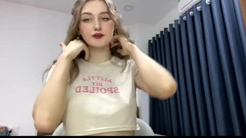 Janie online show from 04/01/26, 04:59