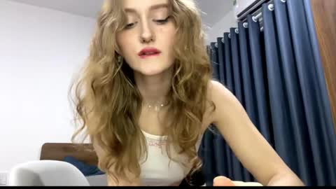 Janie online show from 04/08/26, 06:41