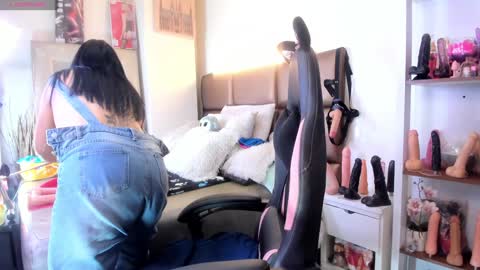 Janette online show from 01/31/25, 03:20