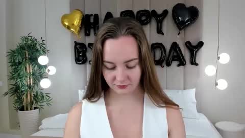 Snapshot of janicejay chatting on 10/10/25, 02:43 Jane online show from 10/10/25, 02:43