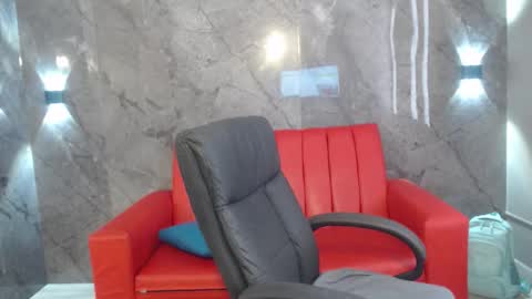 Snapshot of janitaa chatting on 10/17/25, 08:00 Jan online show from 10/17/25, 08:00