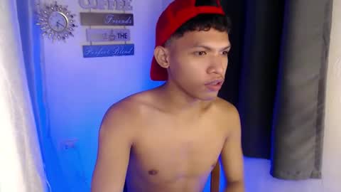 janlloyd04 online show from 10/21/25, 09:54