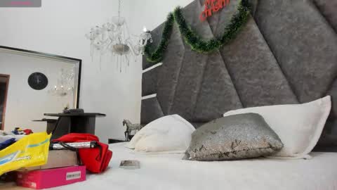 Janna online show from 12/21/25, 03:46