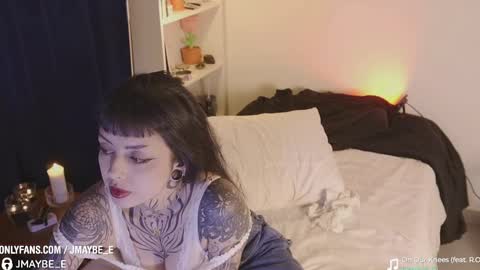   jmaybe e online show from 02/19/25, 11:04