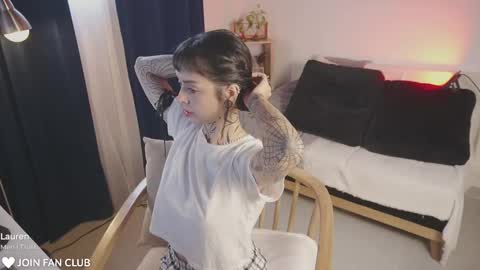   jmaybe e online show from 11/28/25, 02:09