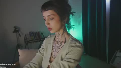   jmaybe e online show from 06/23/26, 02:37