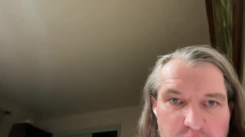 Snapshot of japhet33 chatting on 01/15/25, 12:25 japhet33 online show from 01/15/25, 12:25