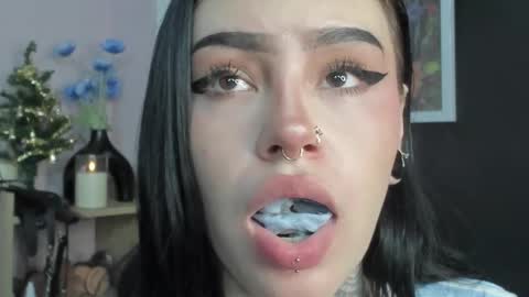 Maria online show from 12/04/25, 02:21