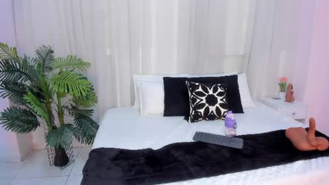 Snapshot of jasmin_evano29 chatting on 07/04/26, 05:19 online show from 07/04/26, 05:19