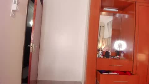 Snapshot of jasmin_melons chatting on 06/27/26, 03:22 jasmin_melons online show from 06/27/26, 03:22