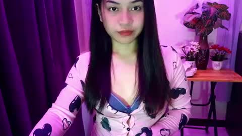Snapshot of jasmine_arousal chatting on 06/18/26, 02:01 JASMINE online show from 06/18/26, 02:01