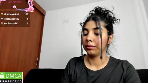 Snapshot of jasmine_bunny_ chatting on 01/22/25, 08:06 Jasmine online show from 01/22/25, 08:06