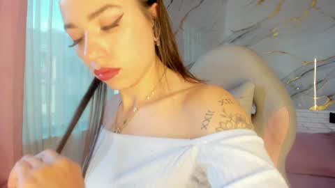 Snapshot of jasmine_hyper_1 chatting on 12/19/24, 08:34 Jas online show from 12/19/24, 08:34