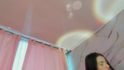 Snapshot of jasmine_hyper_1 chatting on 01/11/25, 07:59 Jas online show from 01/11/25, 07:59