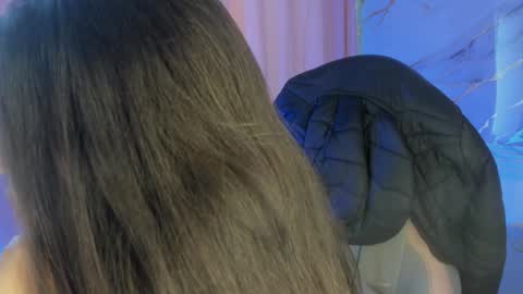 Snapshot of jasmine_hyper_1 chatting on 01/14/25, 05:23 Jas online show from 01/14/25, 05:23