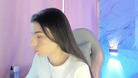 Snapshot of jasmine_hyper_1 chatting on 02/15/25, 06:12 Jas online show from 02/15/25, 06:12