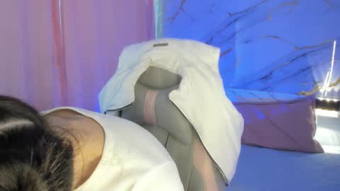 Snapshot of jasmine_hyper_1 chatting on 02/28/25, 06:31 Jas online show from 02/28/25, 06:31