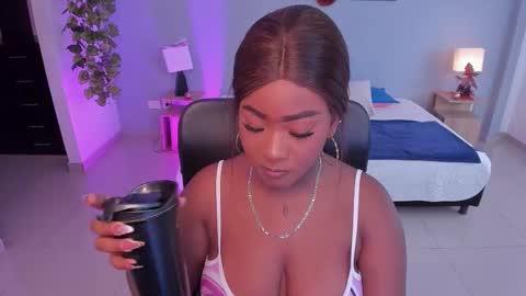 Snapshot of jasminecampbell chatting on 12/18/25, 08:48 Instagram jasminecampbell1 online show from 12/18/25, 08:48