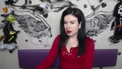 JasmineKouch online show from 11/11/25, 06:41