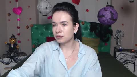 JasmineKouch online show from 11/16/25, 07:03