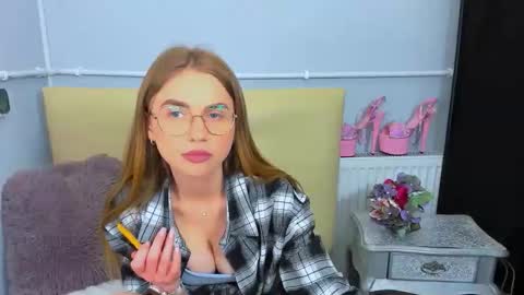 Snapshot of jasminerelax chatting on 11/19/25, 04:40 JasmineRelax online show from 11/19/25, 04:40