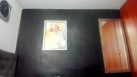    online show from 11/10/25, 03:33