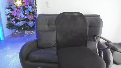 Snapshot of jasper__jones chatting on 12/25/24, 12:15 JASPER JONES online show from 12/25/24, 12:15