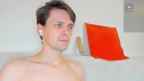 Snapshot of jasper_sun chatting on 10/31/25, 09:16 Jasper online show from 10/31/25, 09:16