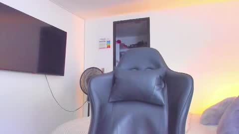 JBrooksXx online show from 09/28/25, 08:47