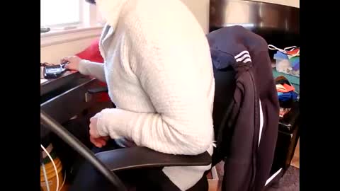 Snapshot of jasperh98 chatting on 11/06/25, 08:32 jasperh98 online show from 11/06/25, 08:32