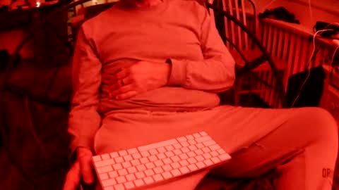 Snapshot of jasperh98 chatting on 12/18/25, 08:42 jasperh98 online show from 12/18/25, 08:42