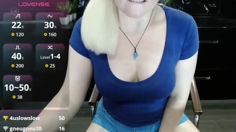 Snapshot of jassicaonline chatting on 10/08/25, 11:02 jassicaonline online show from 10/08/25, 11:02