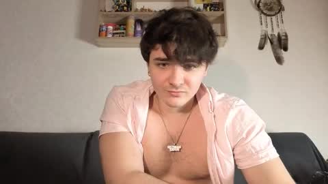 Snapshot of jastinpet chatting on 10/26/25, 10:04 jastinpet online show from 10/26/25, 10:04